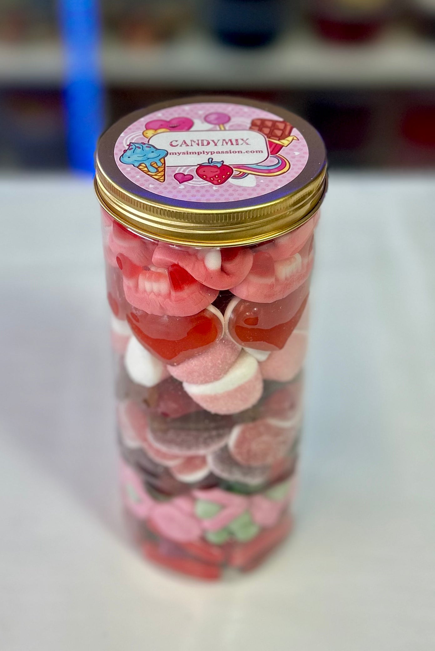 800g Candymix red in Geschenkbottle